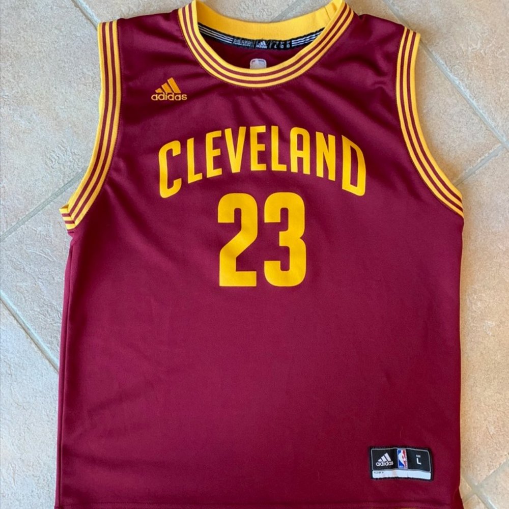 Adidas Lebron James jersey - Sz Youth Large